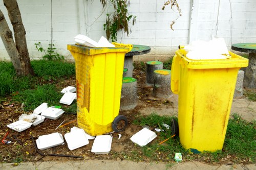 Eco-friendly garden waste disposal methods in Canary Wharf